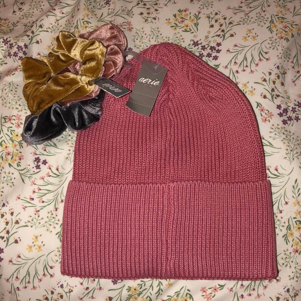 Aerie beanie and scrunchie combo!!! Brand new,